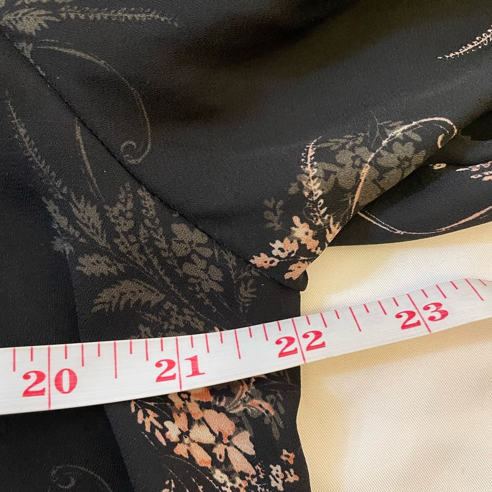 Zac & Rachael size XL black floral long sleeve wrist cuff blouse - Picture 8 of 12